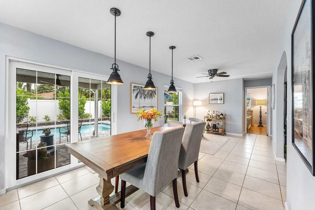 2527 SW 12th Street Boynton Beach FL 33426