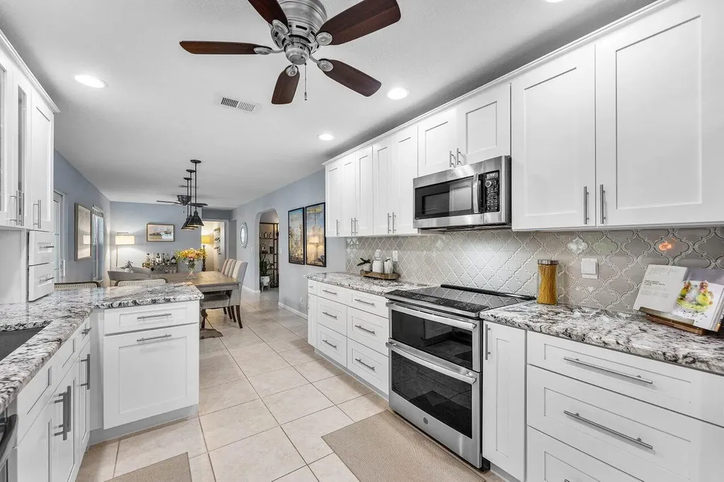 2527 SW 12th Street Boynton Beach FL 33426