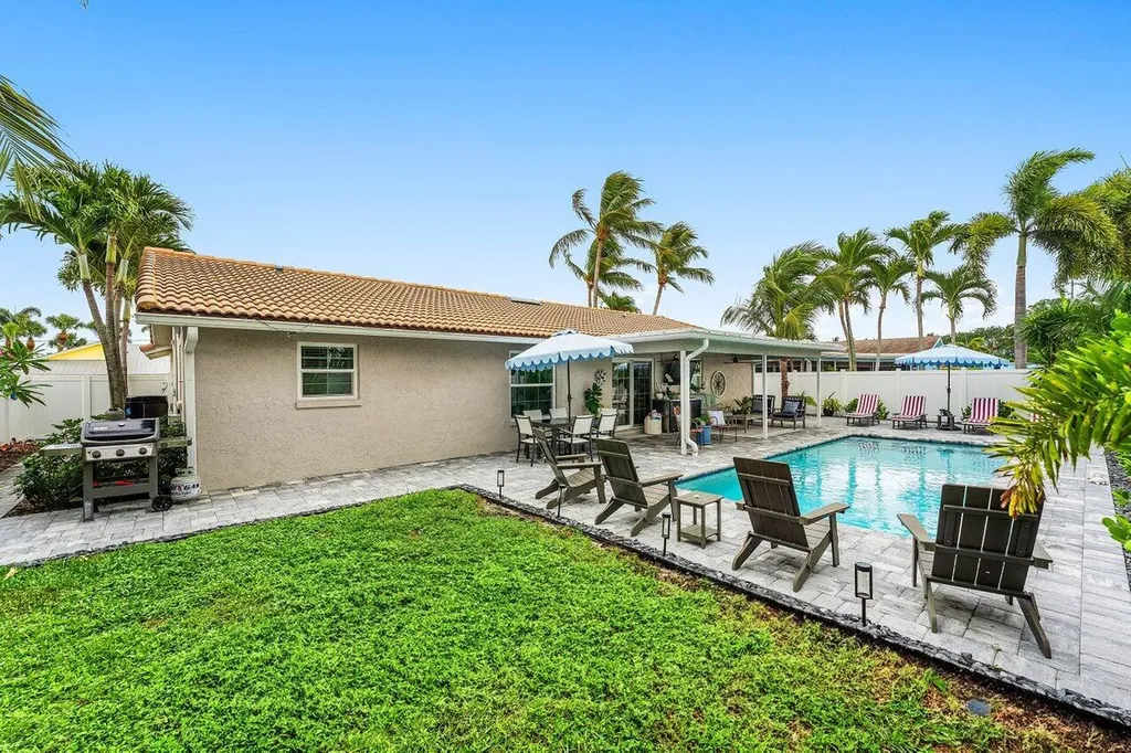 2527 SW 12th Street Boynton Beach FL 33426