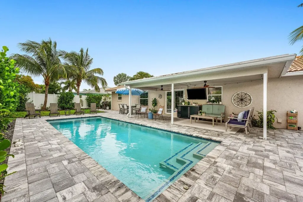 2527 SW 12th Street Boynton Beach FL 33426