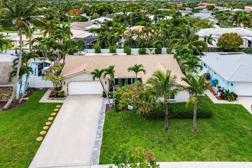 2527 SW 12th Street Boynton Beach FL 33426