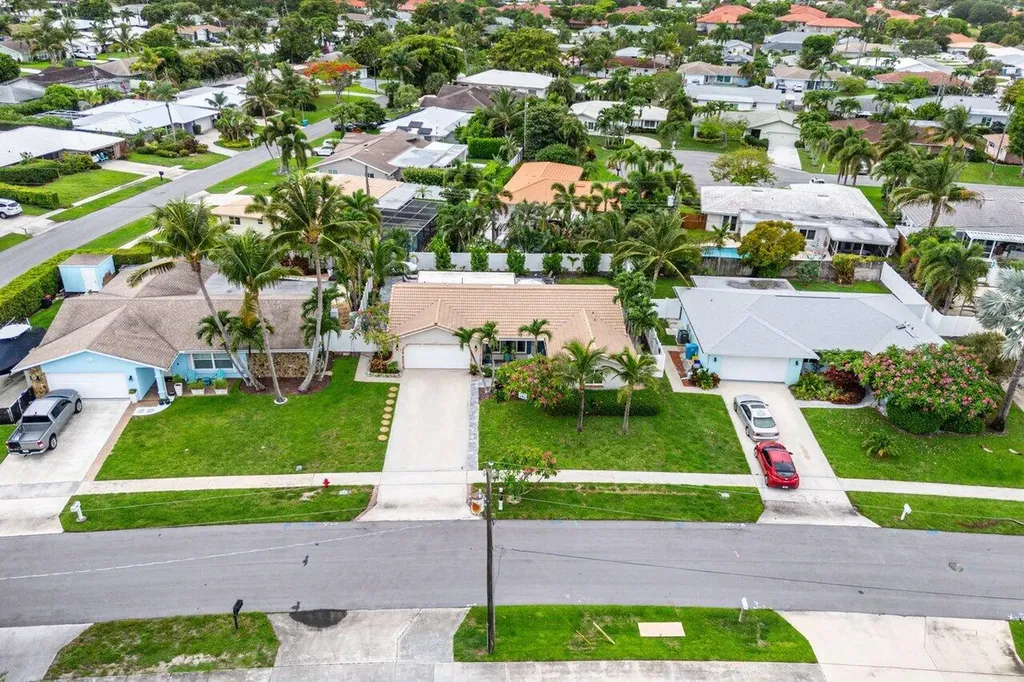 2527 SW 12th Street Boynton Beach FL 33426
