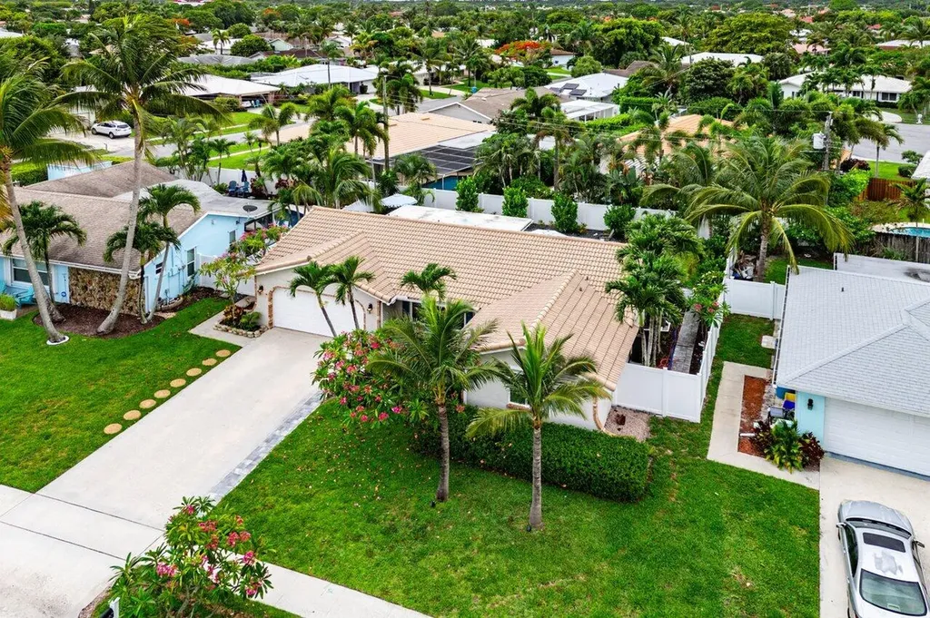 2527 SW 12th Street Boynton Beach FL 33426