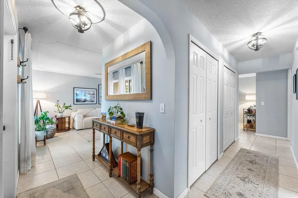 2527 SW 12th Street Boynton Beach FL 33426