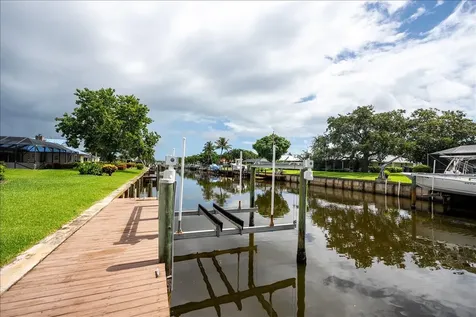 2066 SE 5th Court Court SE Vero Beach FL 32962