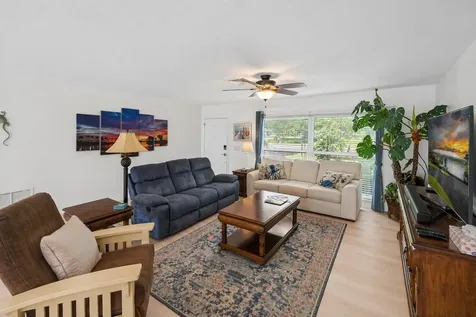 2066 SE 5th Court Court SE Vero Beach FL 32962