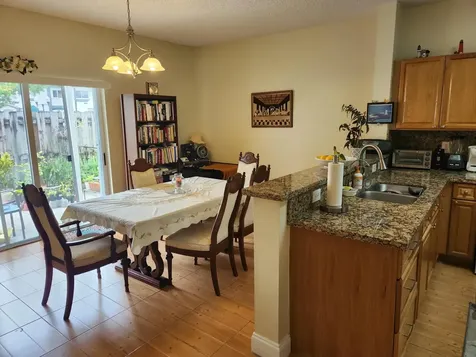 2208 SE 24th Place Homestead FL 33035