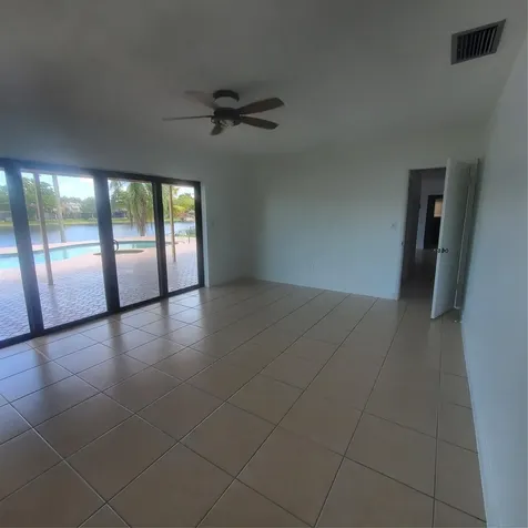1421 NW 114th Avenue Pembroke Pines FL 33026