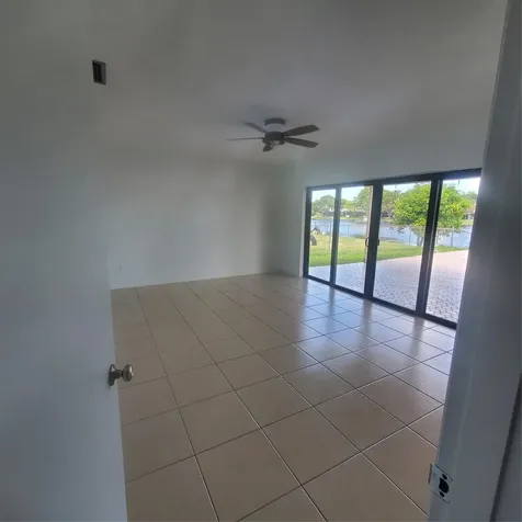 1421 NW 114th Avenue Pembroke Pines FL 33026
