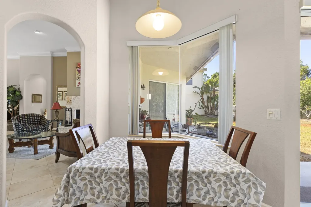 3968 W Hamilton Key West Palm Beach FL 33411