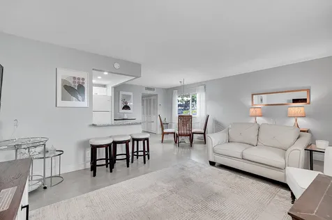 646 Flanders N Delray Beach FL 33484