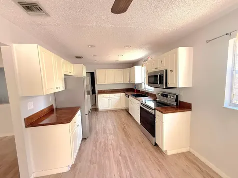 2466 44th Avenue Vero Beach FL 32966