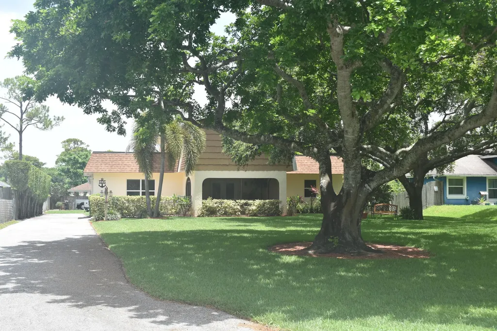 5345 Palm Way Lake Worth FL 33463