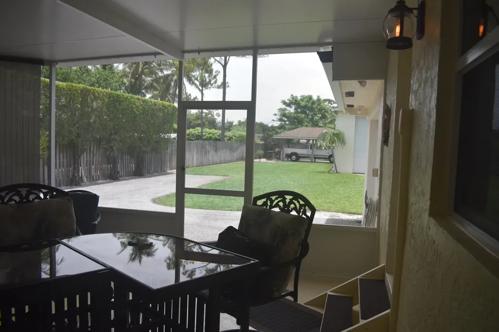 5345 Palm Way Lake Worth FL 33463