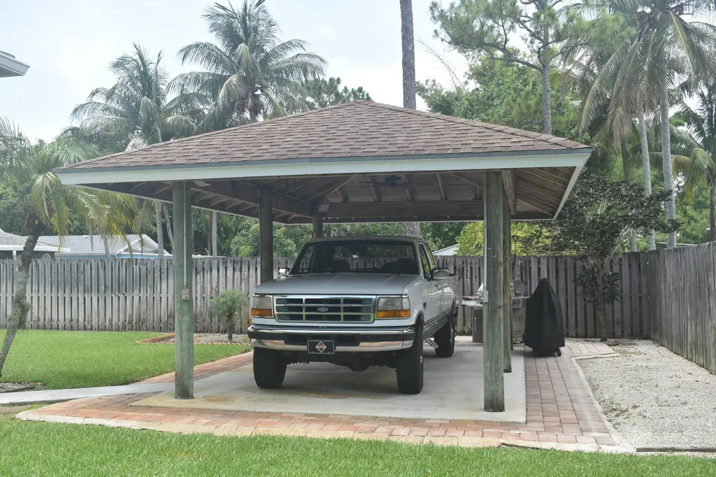 5345 Palm Way Lake Worth FL 33463