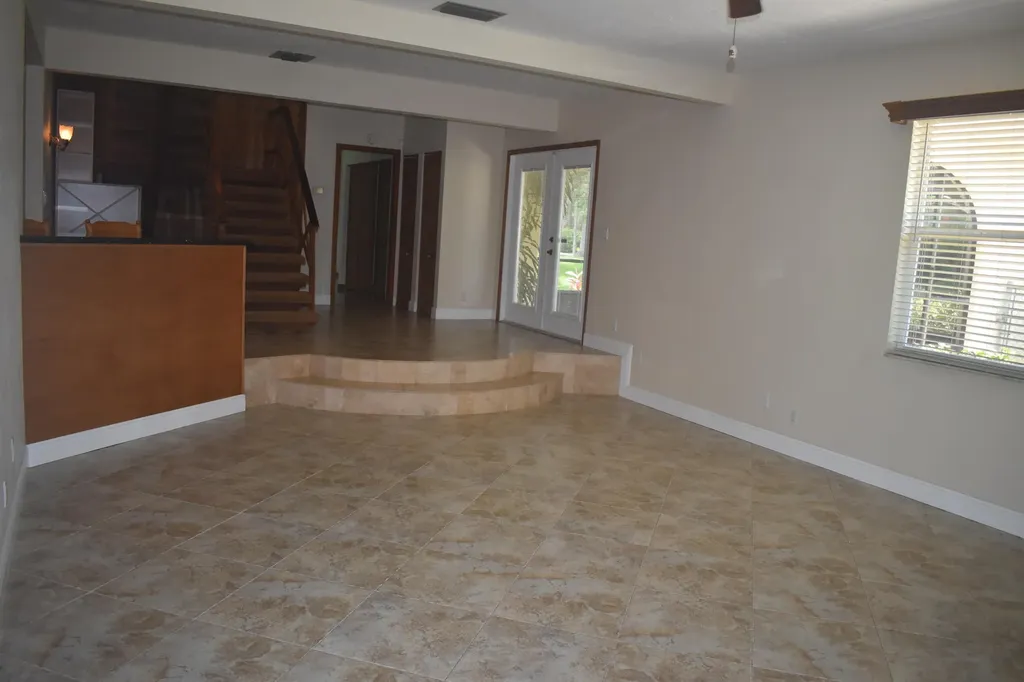 5345 Palm Way Lake Worth FL 33463