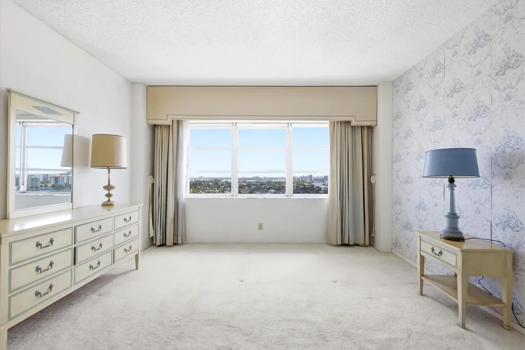 2500 E Las Olas Boulevard Fort Lauderdale FL 33301
