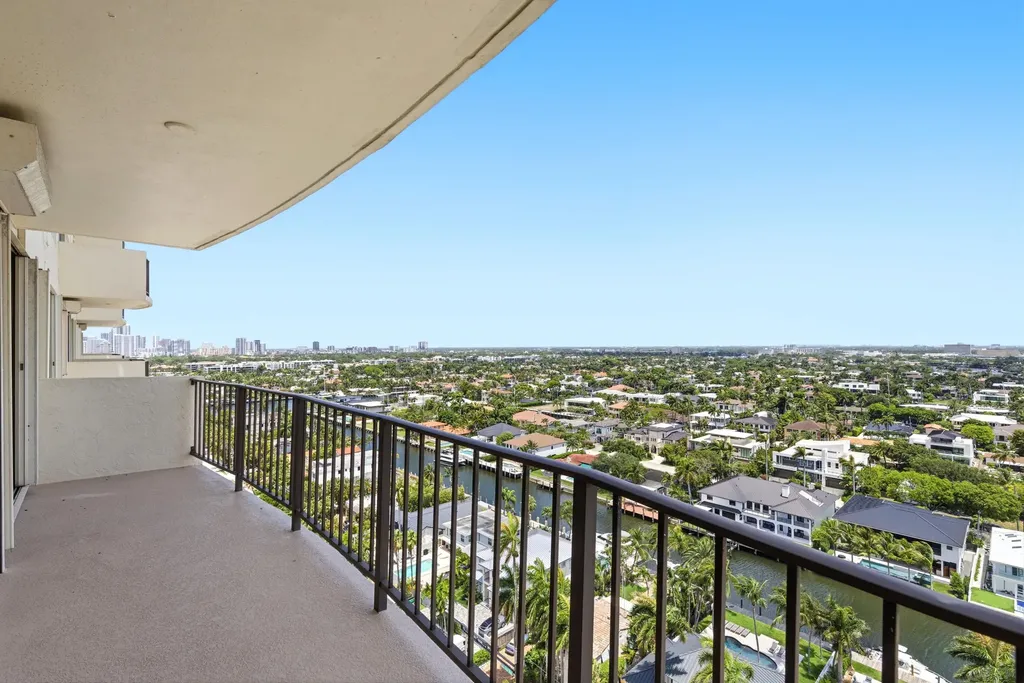 2500 E Las Olas Boulevard Fort Lauderdale FL 33301