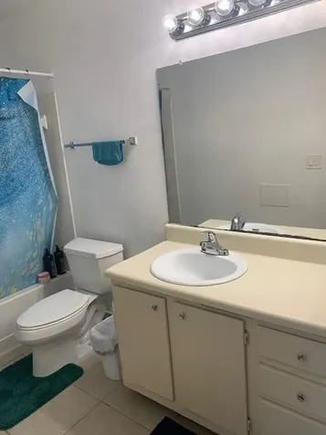 2736 S University Drive Davie FL 33328