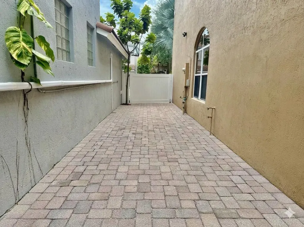 3775 SW 50th Street Fort Lauderdale FL 33312