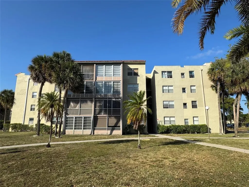 1800 SW 81st Avenue North Lauderdale FL 33068