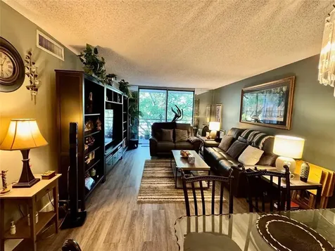 1800 SW 81st Avenue North Lauderdale FL 33068