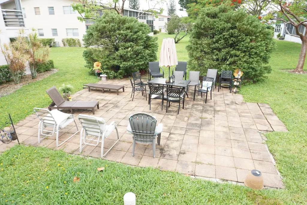50 Canterbury B West Palm Beach FL 33417