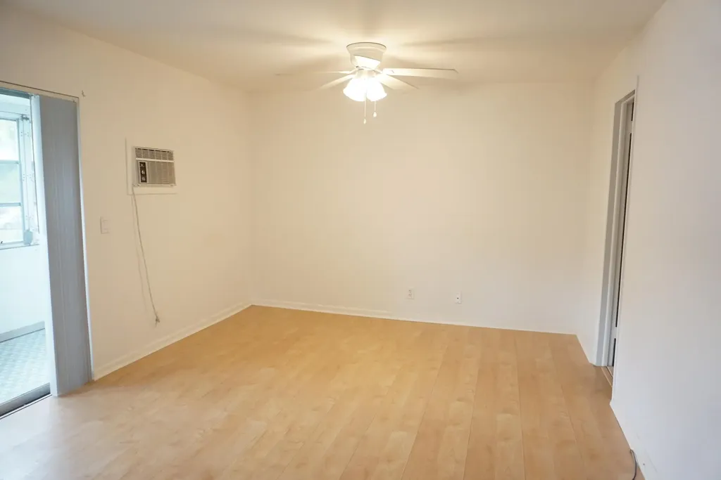 50 Canterbury B West Palm Beach FL 33417