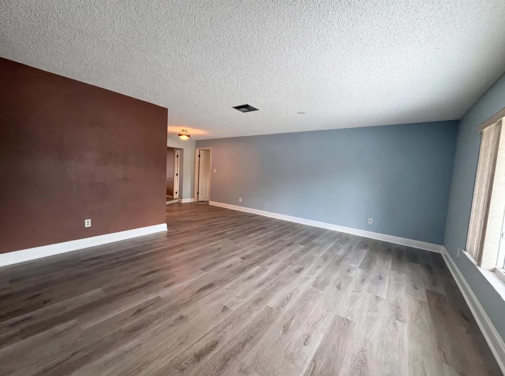 9605 NW 81st Tamarac FL 33321
