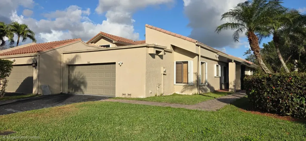 566 Village Lake Drive Weston FL 33326