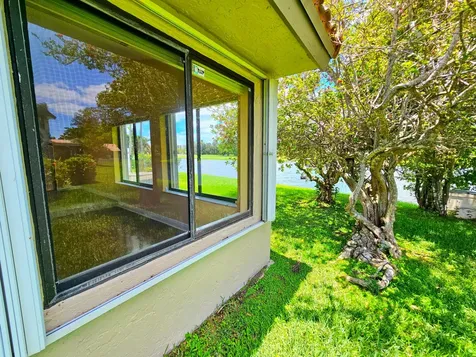 566 Village Lake Drive Weston FL 33326