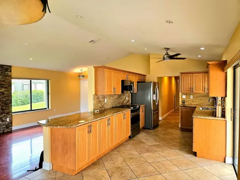 566 Village Lake Drive Weston FL 33326