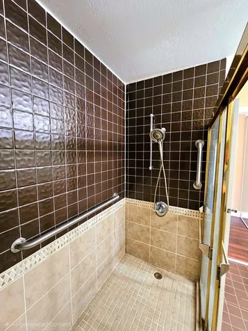 566 Village Lake Drive Weston FL 33326