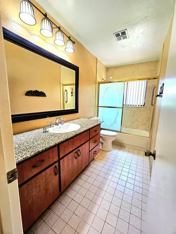 566 Village Lake Drive Weston FL 33326