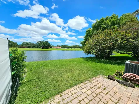 566 Village Lake Drive Weston FL 33326
