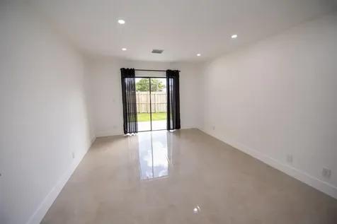 110 NW 6th Avenue Dania Beach FL 33004