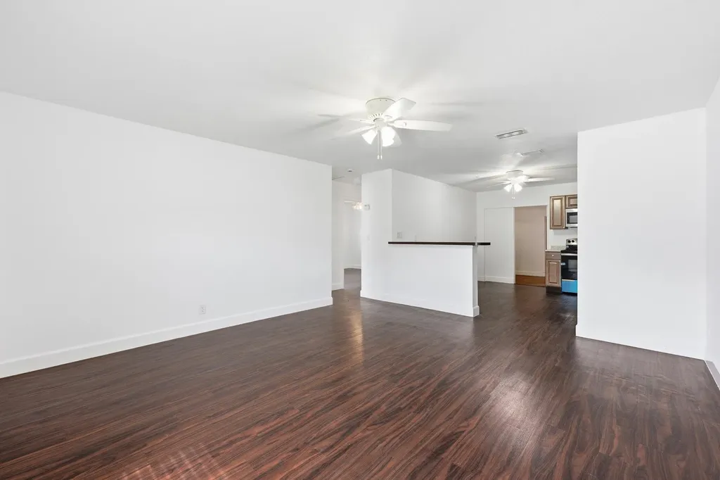 3847 Roan Court E West Palm Beach FL 33403