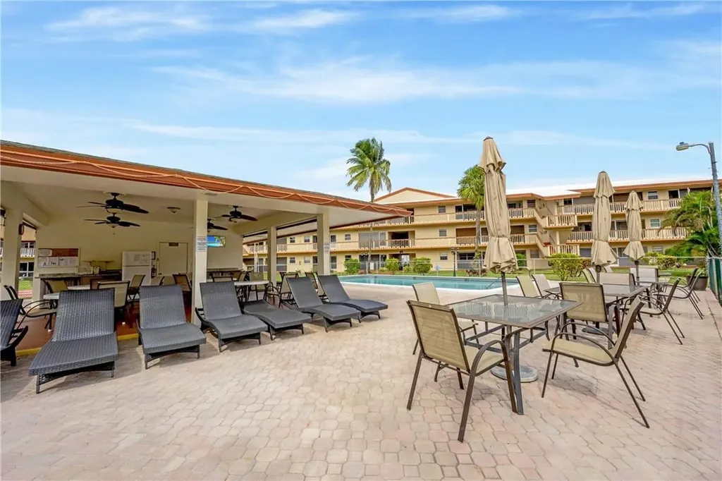 5300 Washington Street Hollywood FL 33021