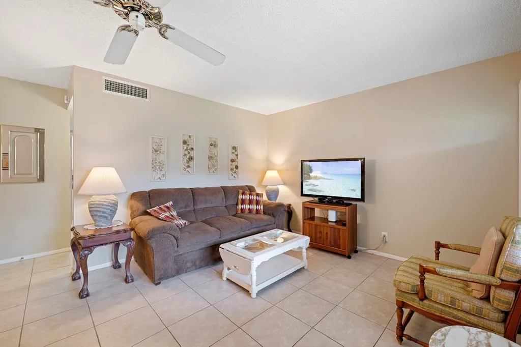 5300 Washington Street Hollywood FL 33021