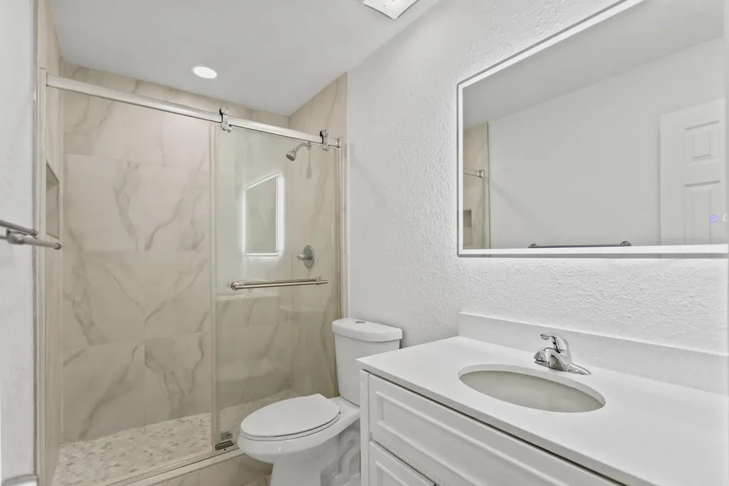 1450 W 37th Street Hialeah FL 33012