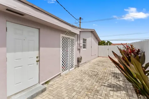 1450 W 37th Street Hialeah FL 33012