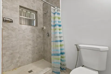 1450 W 37th Street Hialeah FL 33012