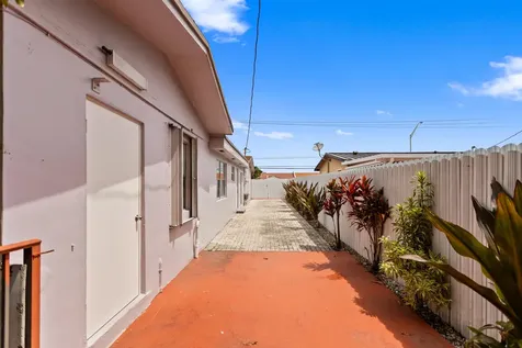 1450 W 37th Street Hialeah FL 33012