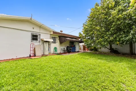 1450 W 37th Street Hialeah FL 33012