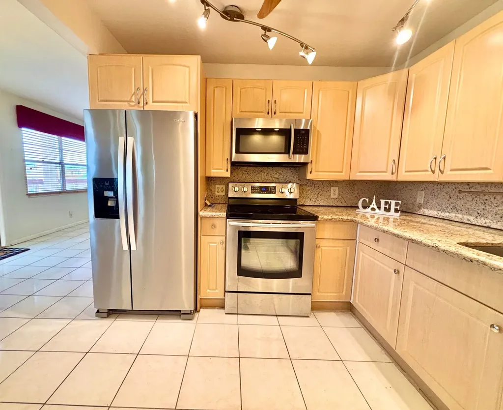 4032 Newcastle B Boca Raton FL 33434