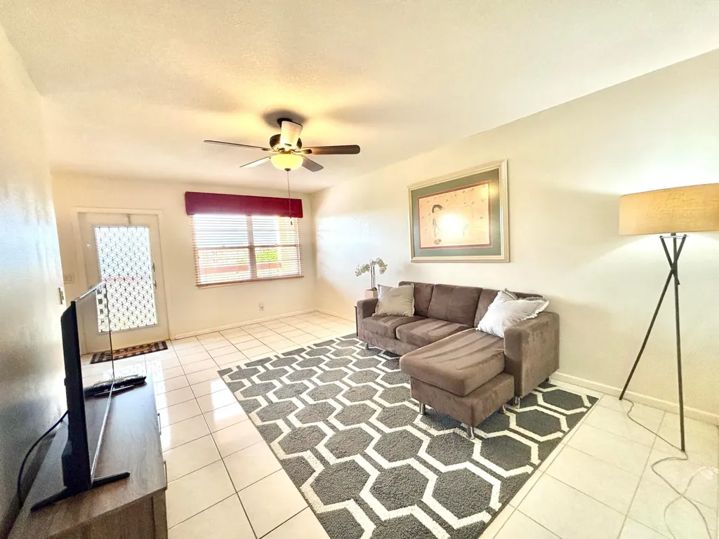 4032 Newcastle B Boca Raton FL 33434