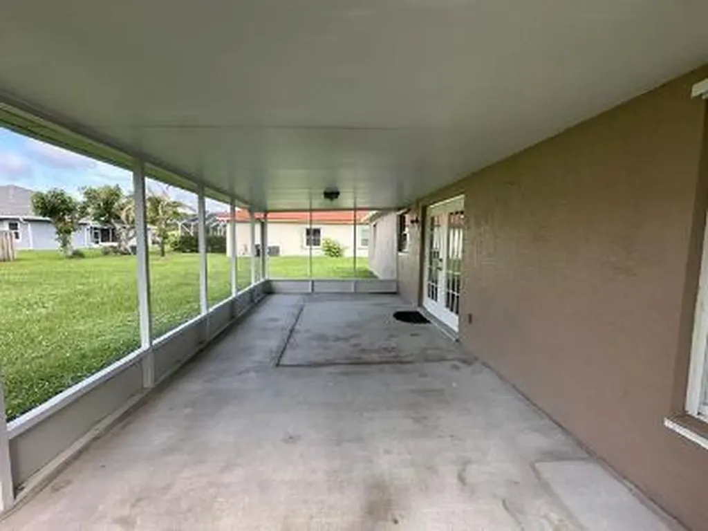 5525 NW North Lundy Circle NW Port St Lucie FL 34986