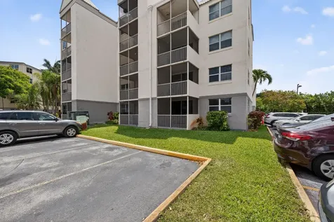 8373 Lake Drive Doral FL 33166