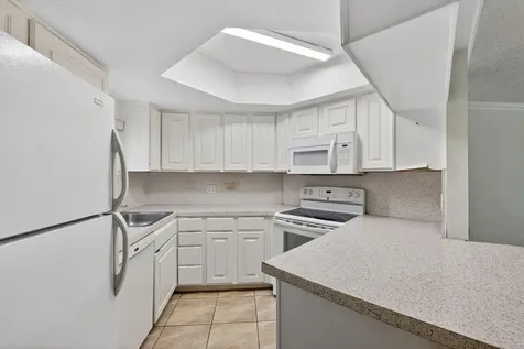 8373 Lake Drive Doral FL 33166