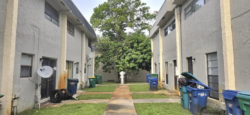 2306 NW 52nd Avenue Lauderhill FL 33313